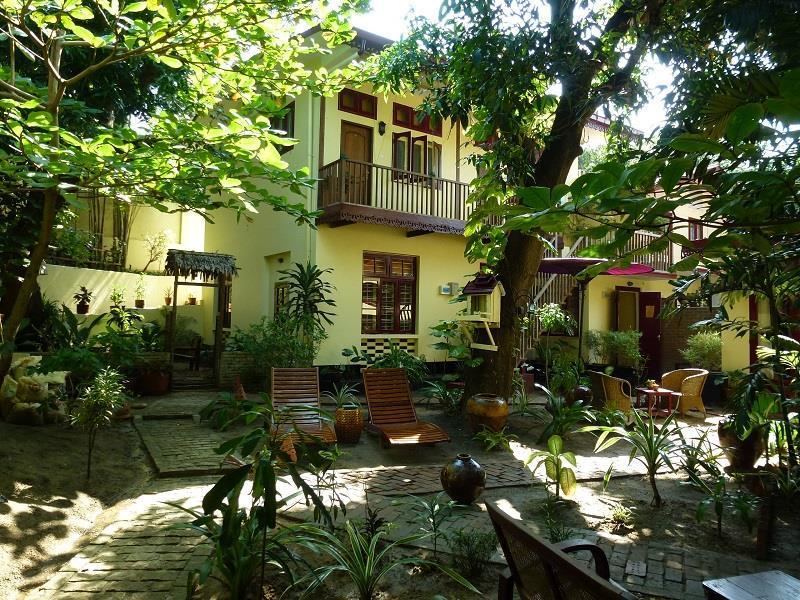 Alamanda Inn, Boutique Hotel And French Restaurant Янгон Экстерьер фото