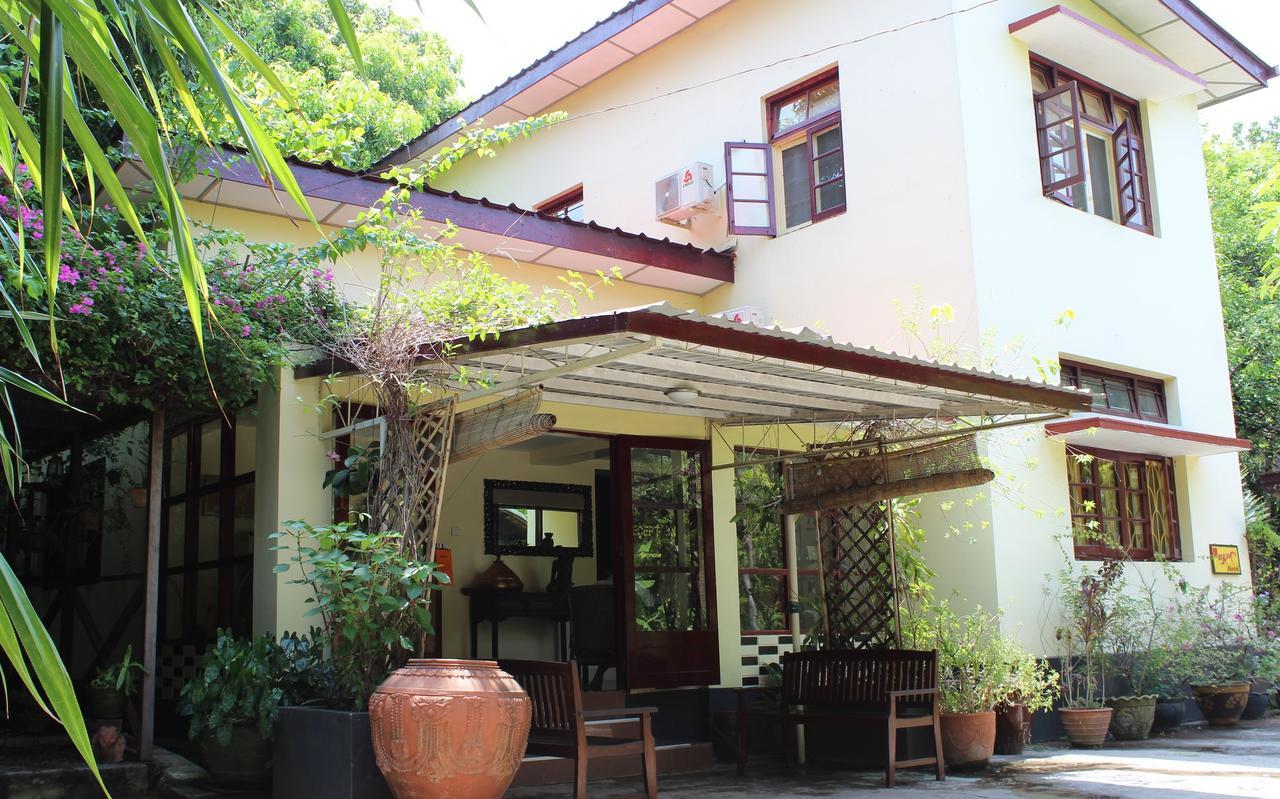 Alamanda Inn, Boutique Hotel And French Restaurant Янгон Экстерьер фото