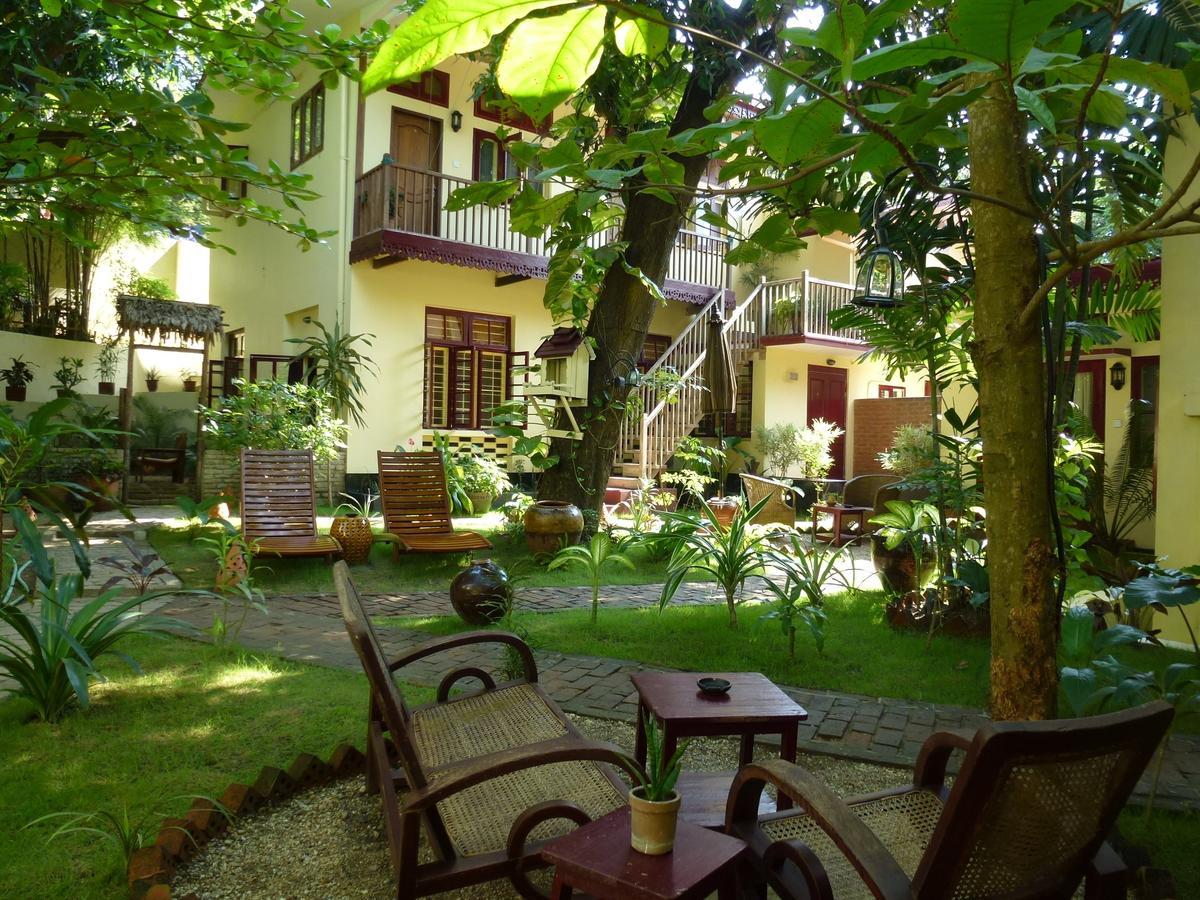 Alamanda Inn, Boutique Hotel And French Restaurant Янгон Экстерьер фото